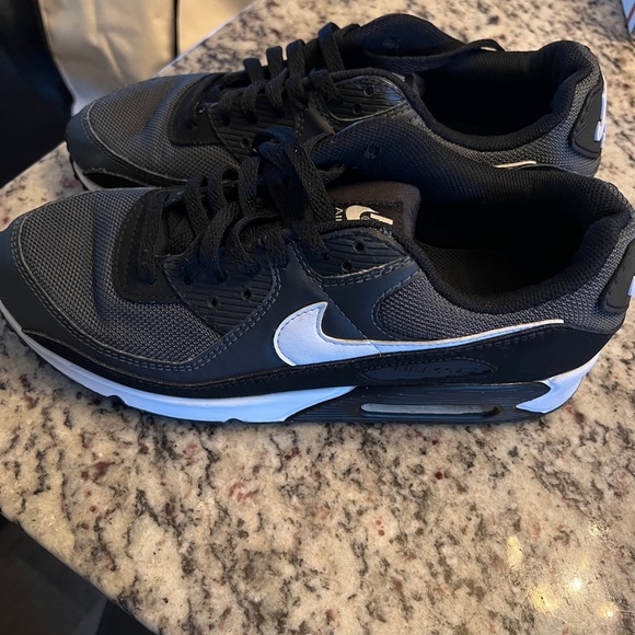 Nike air max 90 size 9.5 Men